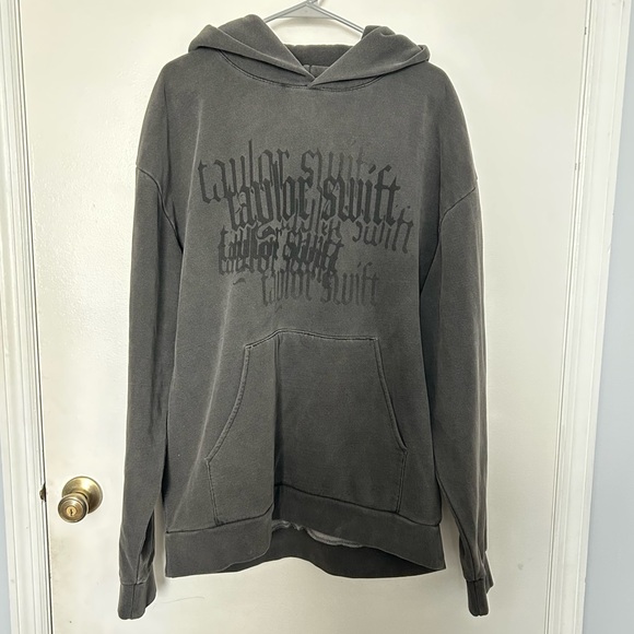 Taylor Swift Tops - REPUTATION Taylor swift official merchandise